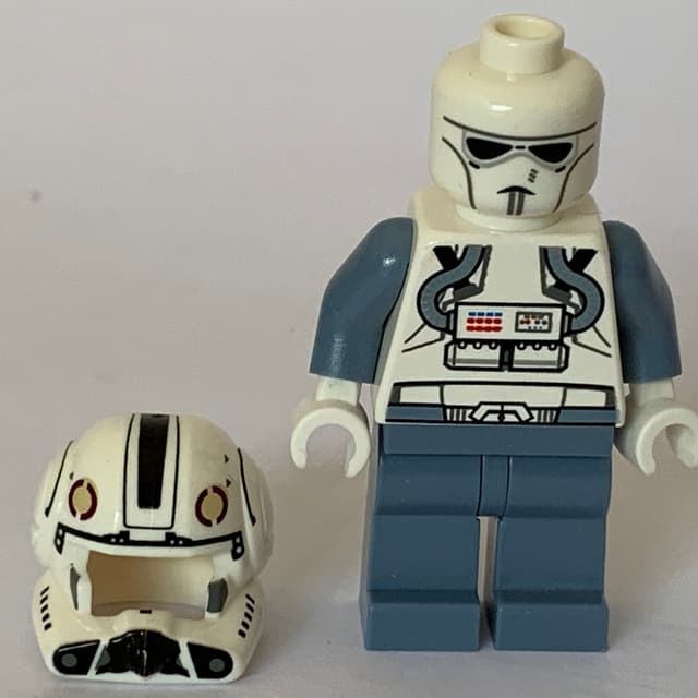Clone Pilot, Open Helmet, White Head (Episode 3)