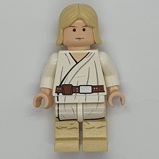 Luke Skywalker, White Robe, Straight Tan Hair, Black Eyes