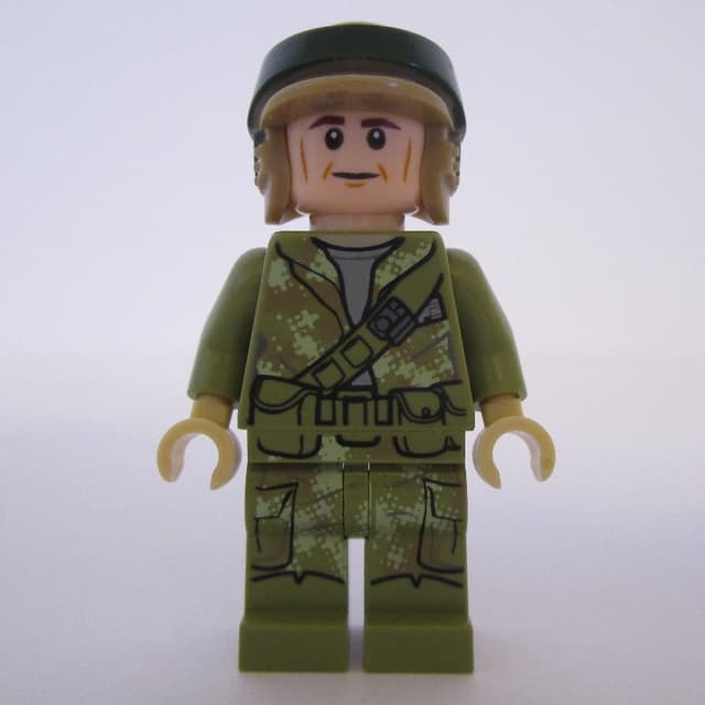 Rebel Trooper in Endor Uniform, Olive Green Legs