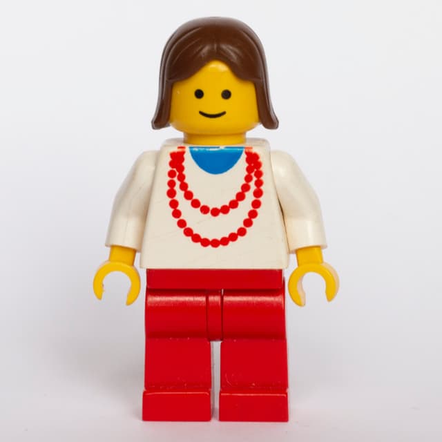 Woman - White Torso, Red Necklace, Red Legs, Brown Hair (3626b Head)