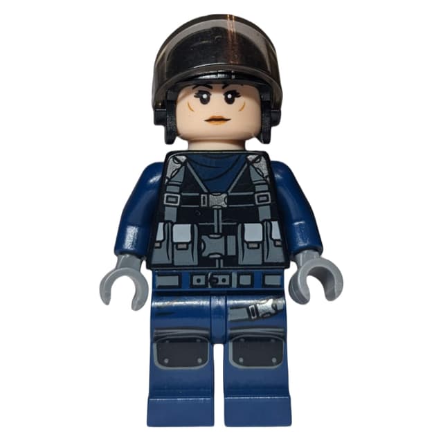 Tracker in Helmet with Visor, Female