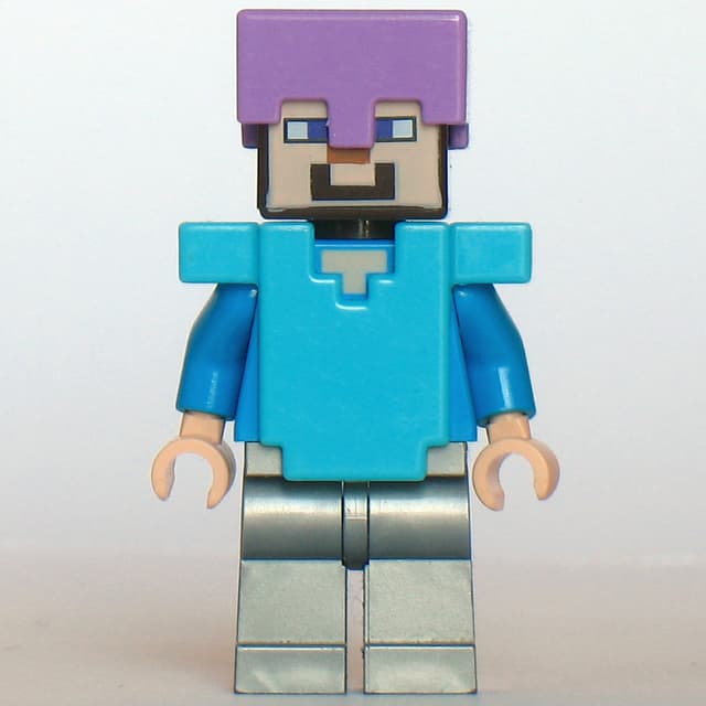 Steve in Medium Lavender Helmet, Medium Azure Armor, and Flat Silver Legs