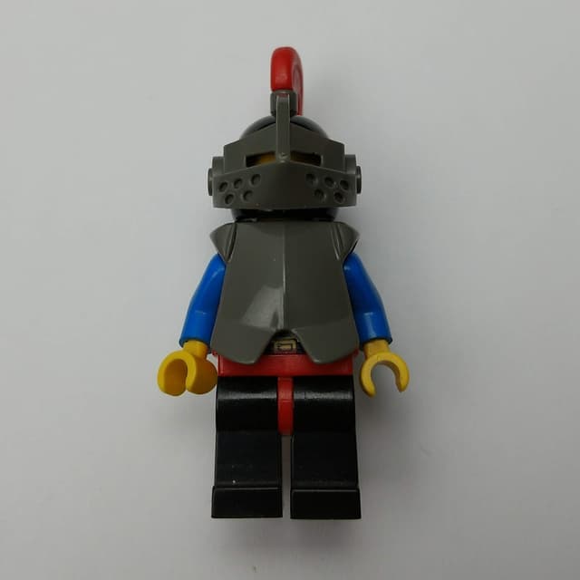 Knight (Breastplate on Red) - Black Legs, Red Plume