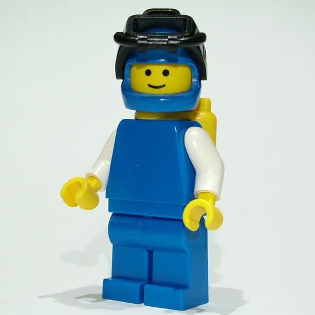 Diver - Blue Torso, Blue Legs, Yellow Tanks, Blue Helmet