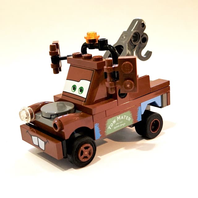 Tow Mater, Raised Left Eye