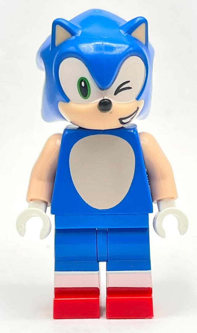 Sonic the Hedgehog, Light Nougat Face, Green Eyes, Winking